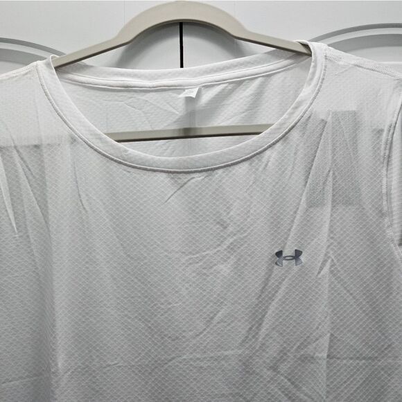 Under Armour, Womens fitted T-Shirt. Lightweight, NWT, Size XXL - Picture 2 of 4